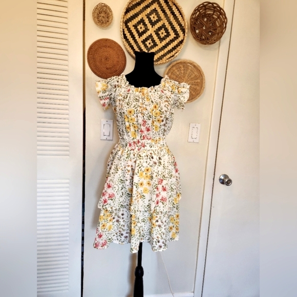 Floral Mini Dress With Tiered Ruffles - Picture 3 of 7